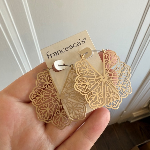 Francesca's Spiral Detailed Dangle Earrings - Picture 2 of 2